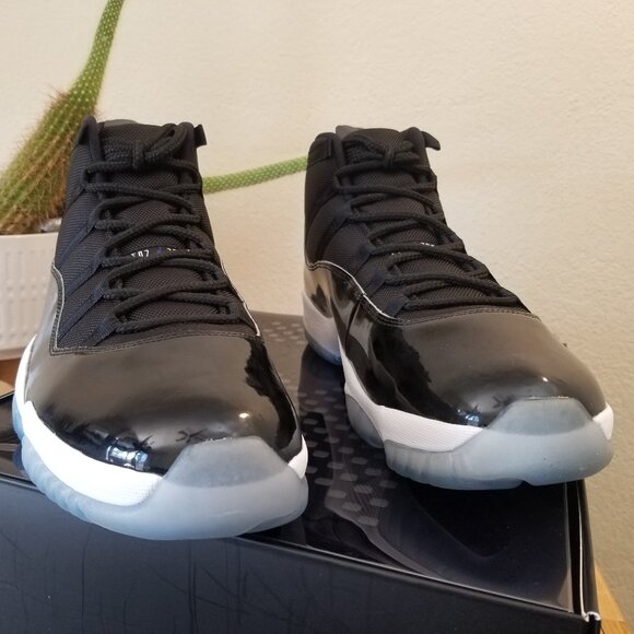 Jordan 11 Retro Space Jam (2016)